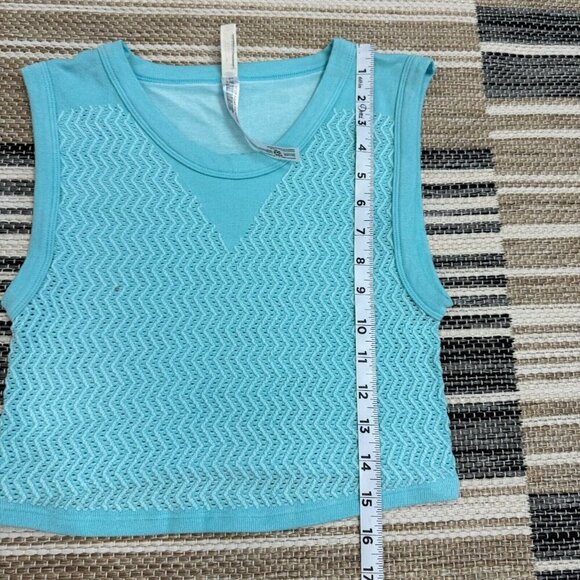 Free People Movement Free Throw‎ Textured Muscle Tank Cropped Bright Cyan Sz M/L - Picture 10 of 10